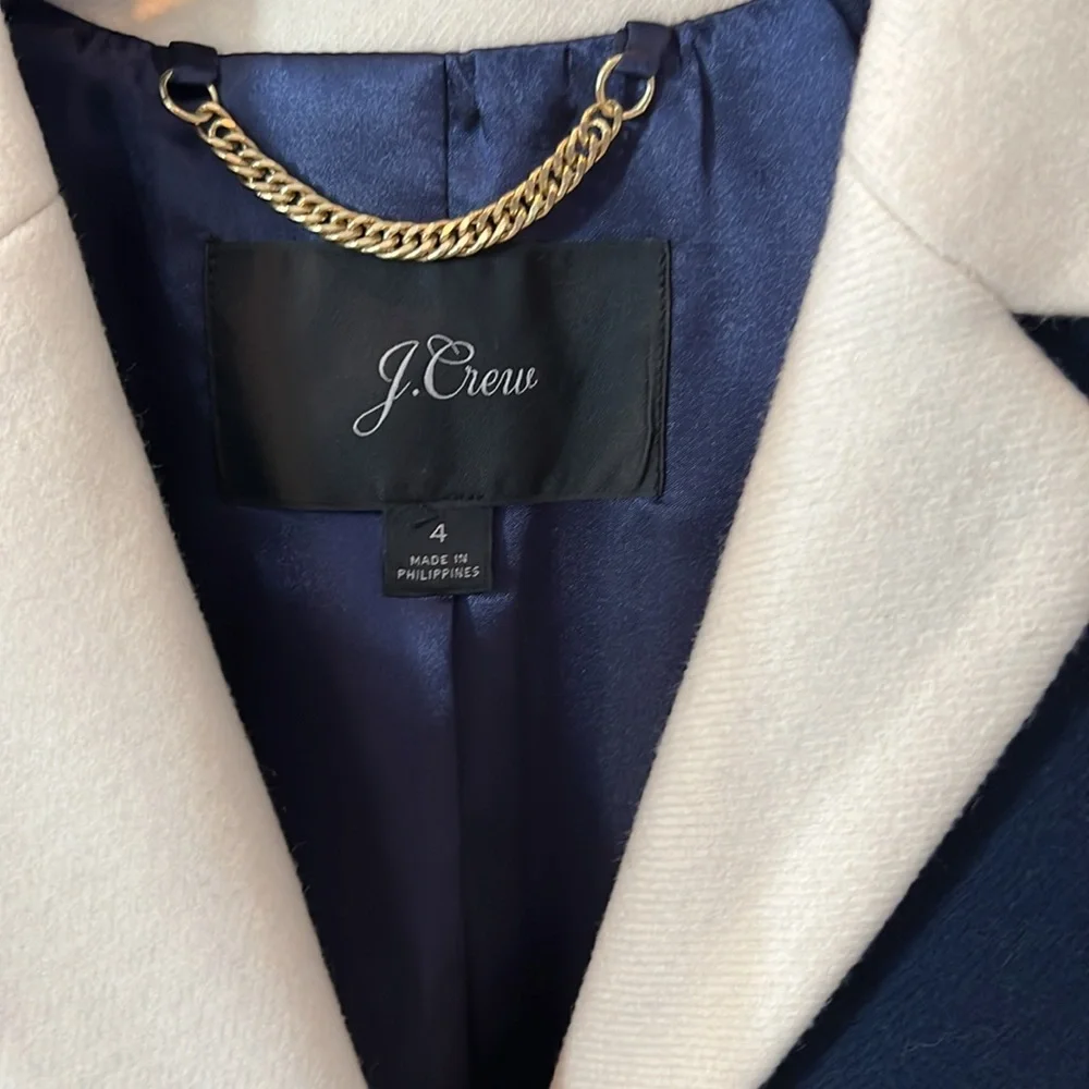 J. Crew Topcoat with contrast lapel in double-serge wool Color: NAVY Size: 4 - Picture 3 of 10